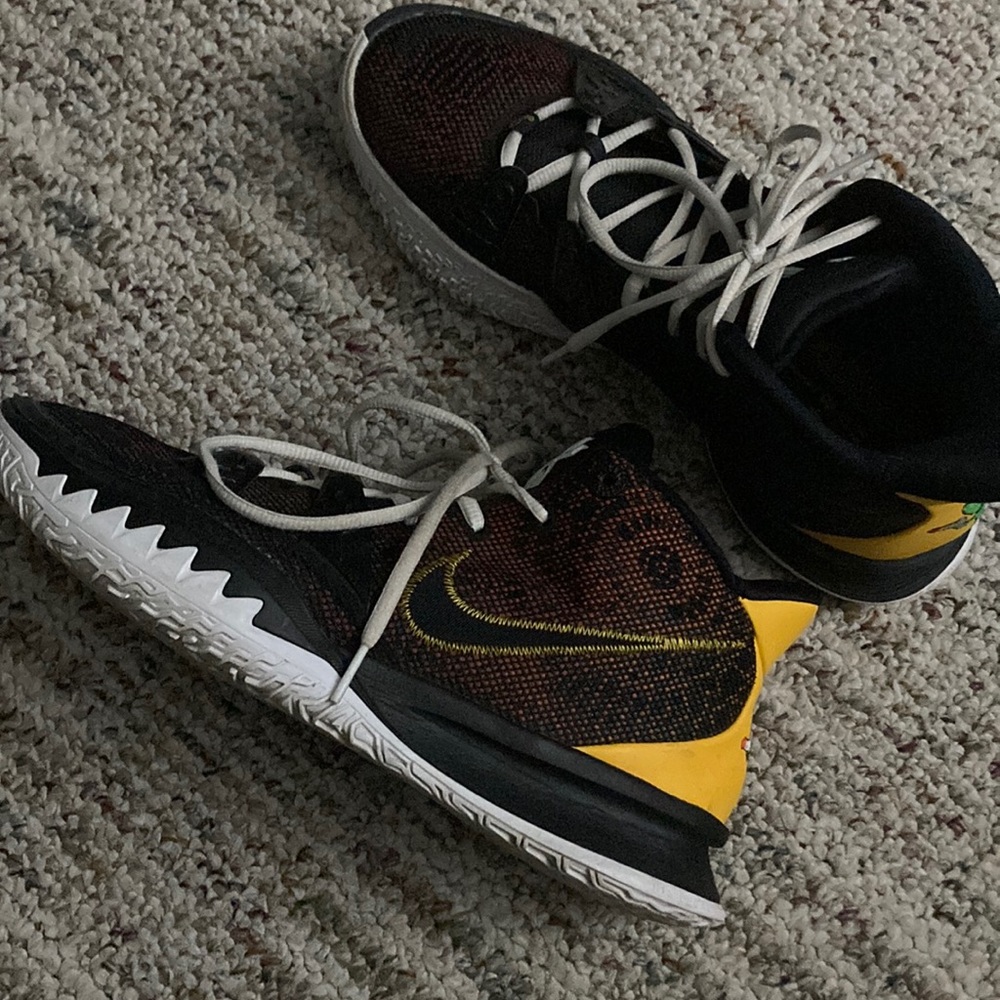 Kyrie Basketball Shoes